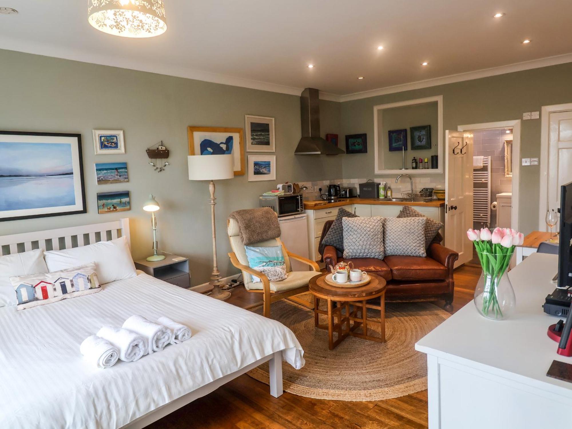 The Apartment At Queen Anne'S Lodge Lyme Regis Extérieur photo