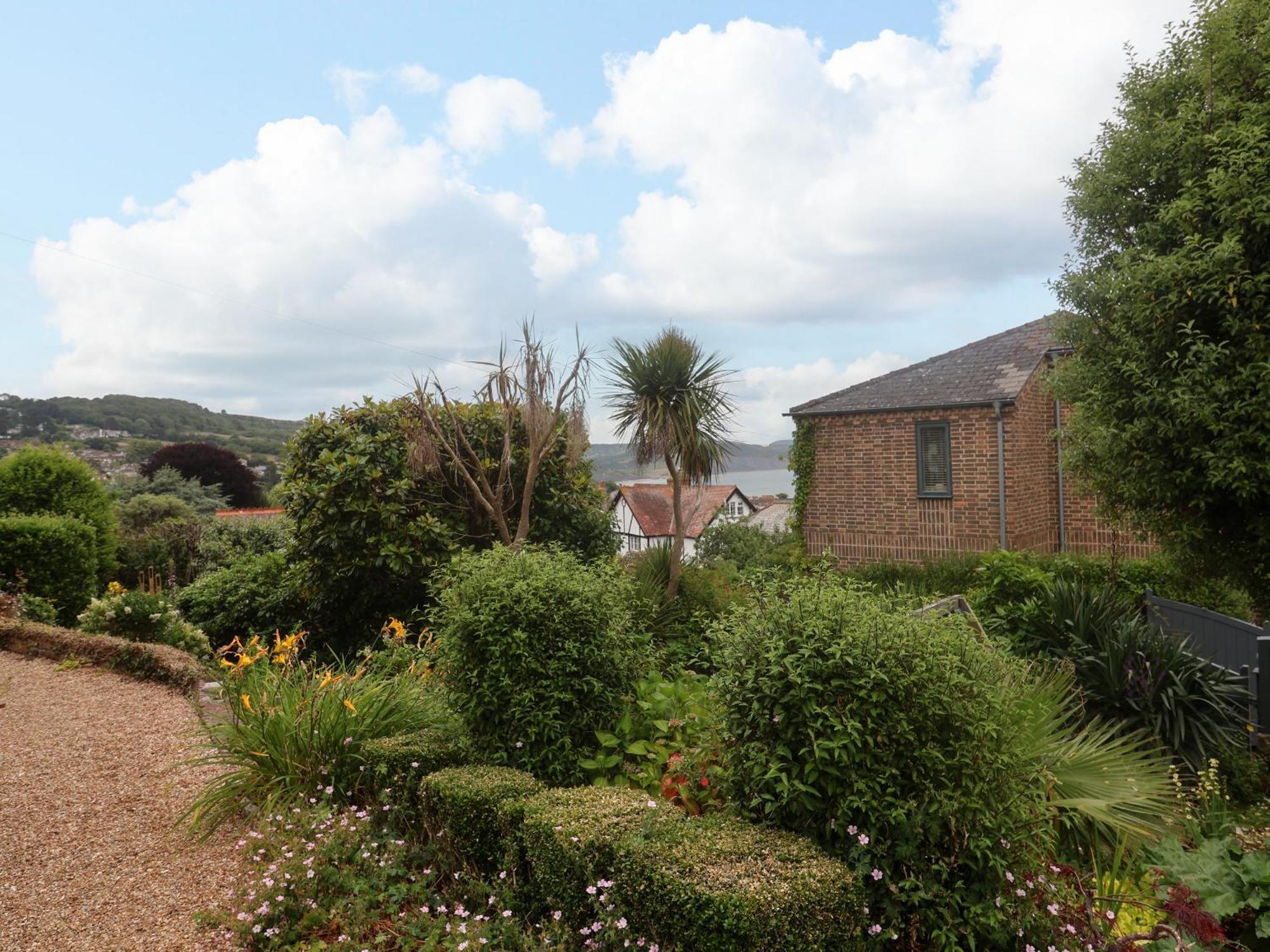 The Apartment At Queen Anne'S Lodge Lyme Regis Extérieur photo