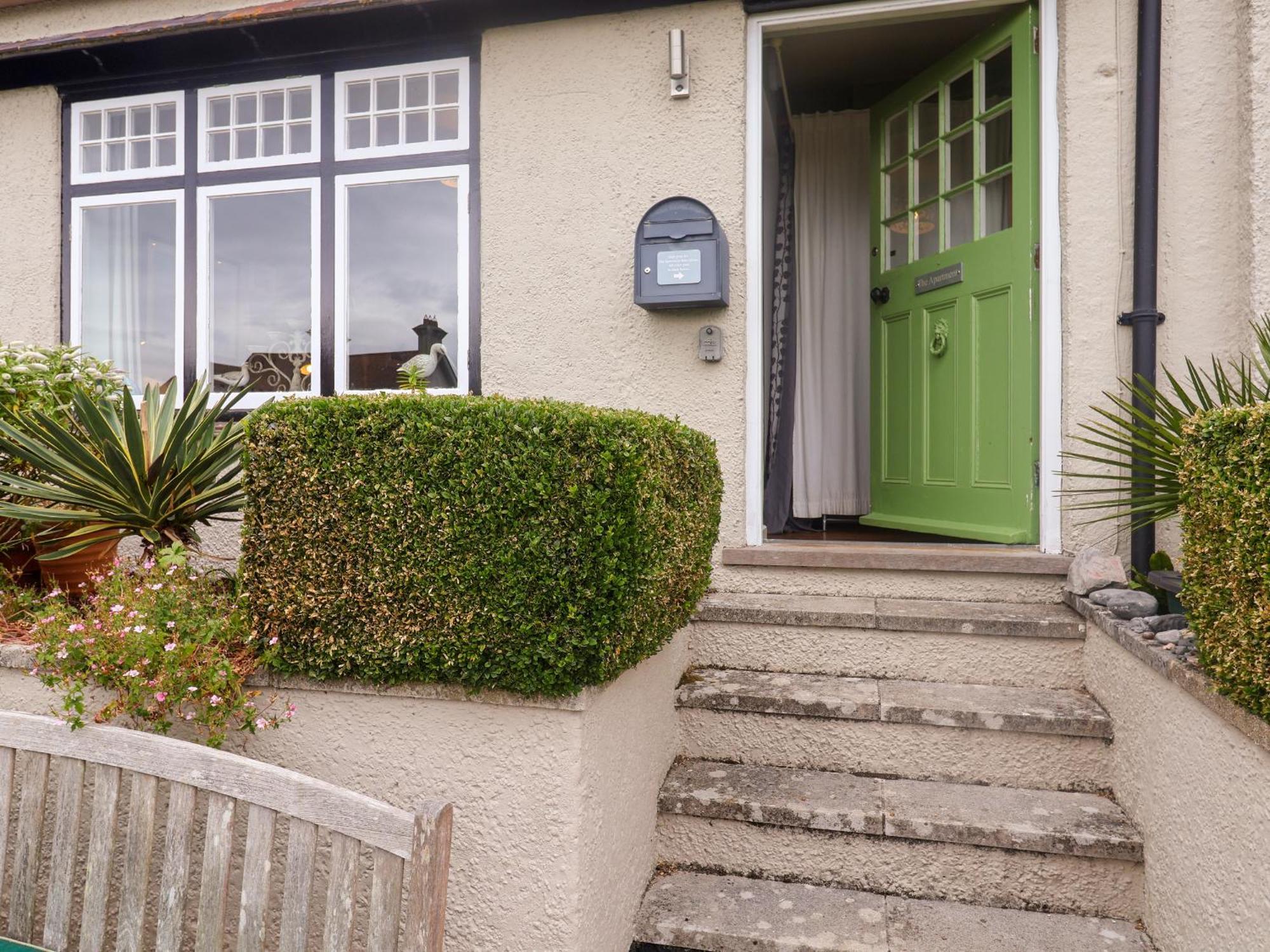 The Apartment At Queen Anne'S Lodge Lyme Regis Extérieur photo