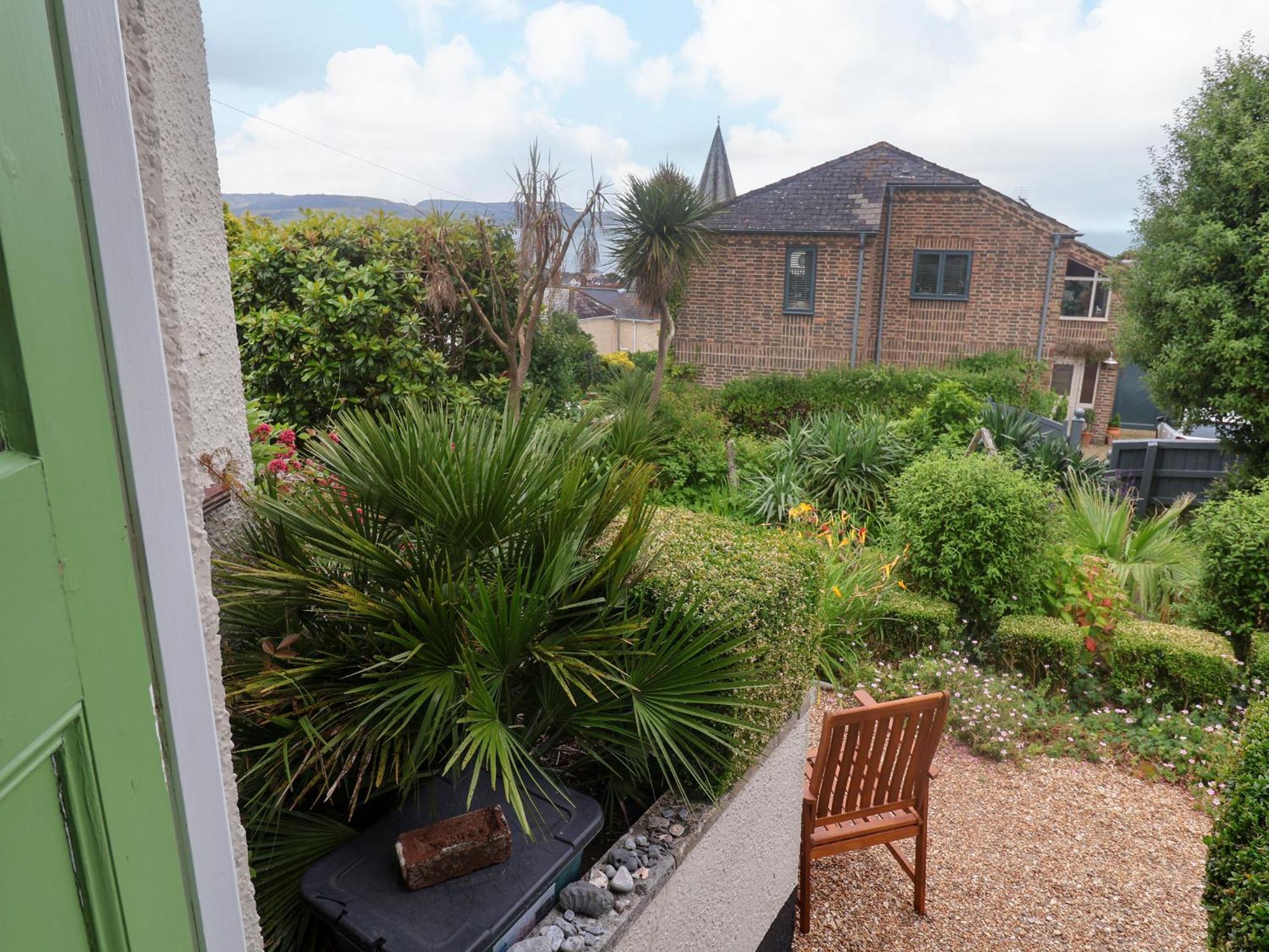 The Apartment At Queen Anne'S Lodge Lyme Regis Extérieur photo